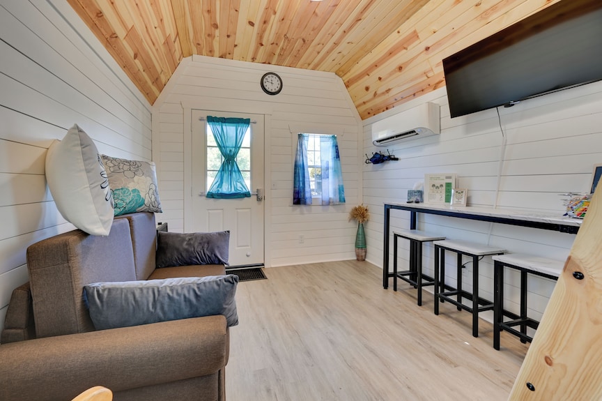 Steamboat Rock Cabin Near Trails & River! - Pine Lake State Park, Eldora
