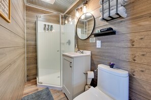 Hair dryer, towels - Cabin w/ Trail & Pond Access in Steamboat Rock! (Steamboat Rock)