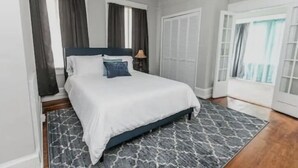 4 bedrooms, iron/ironing board, free WiFi - Trendy Lakeview Craftsman (Birmingham)