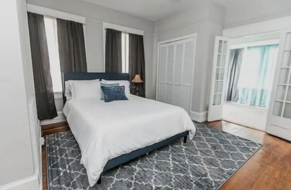 4 bedrooms, iron/ironing board, free WiFi