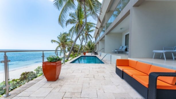 Outdoor pool - Sea Palm Villas (Bodden Town)