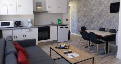 T3+ ( 7 couchages ) face aux Thermes, à 2 min des remontées mécaniques