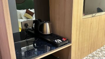 Executive Double Room | Desk, laptop workspace, free WiFi