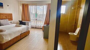 Deluxe Double Room | Iron/ironing board, free WiFi