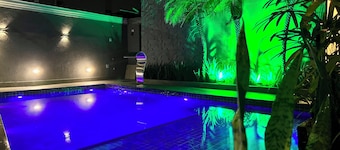 Marmeu Tombo com jacuzzi aquecida