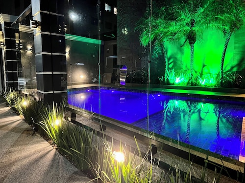 Marmeu Tombo com jacuzzi aquecida