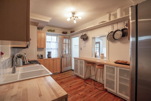 Charming 3 bedroom home located in the center of Doylestown Borough