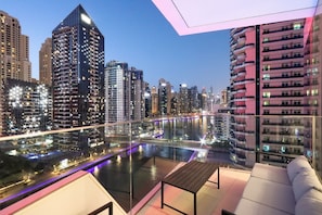 Property grounds - Deluxe 1BR Corner Suite with Marina Views (Dubai)