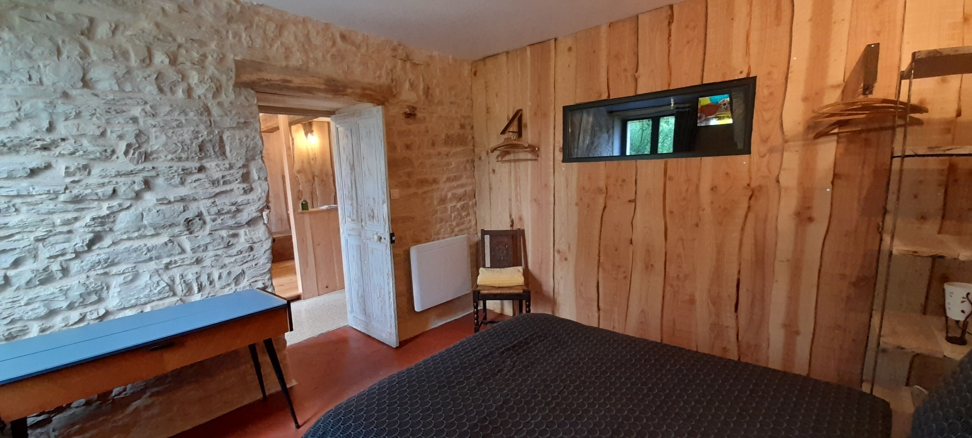 2 dormitorios, tabla de planchar con plancha, cuna de viaje y wifi