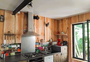 Fridge, microwave, oven, stovetop - Village house with small salon for wellness, relaxation and escape! (Sery)