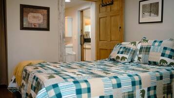 3 bedrooms, desk, internet