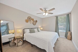 4 bedrooms, iron/ironing board, WiFi, bed sheets - Modern 4-Bedroom Pool House w/ King Beds– 5 Minutes from Downtown! (Lakeland)