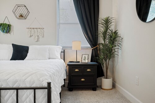 Modern 4-Bedroom Pool House w/ King Beds– 5 Minutes from Downtown!