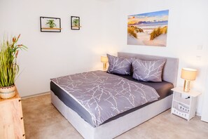 3 chambres, fer et planche à repasser, lit parapluie, Wi-Fi