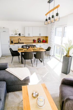 Interior. Windland apartment house on Lake Goitzsche for 8 people with lake view