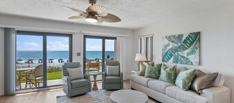 50 Second walk to Beach Ground floor condo 