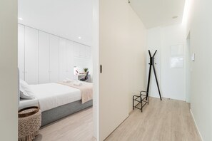 1 chambre, bureau, fer et planche à repasser, accès Internet