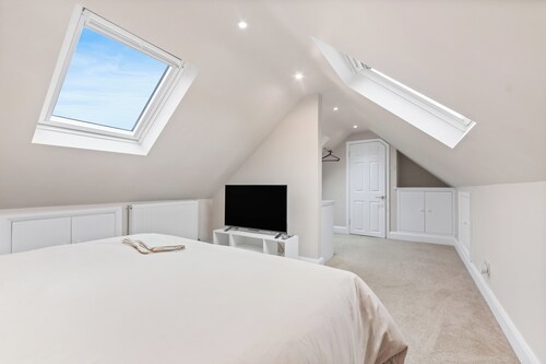 Modern Serenity in Langley Vale