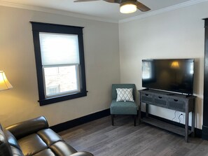 Smart TV, DVD player, books, stereo