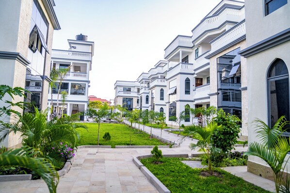 Property grounds - Discover your perfect getaway at Leshani Luxury Villas, where luxury awaits. (Nairobi)