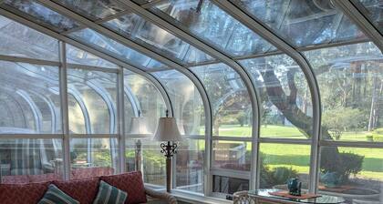 Cozy 2-bedroom condo with sunroom on a beautiful golf course St. Simons Island.