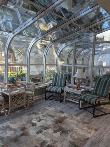 Cozy 2-bedroom condo with sunroom on a beautiful golf course St. Simons Island.
