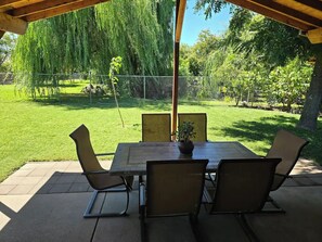 屋外ダイニングエリア