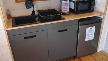 Fridge, microwave, coffee/tea maker, electric kettle