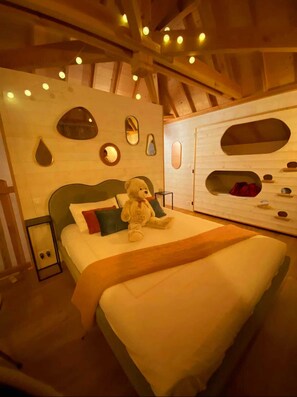 1 bedroom, bed sheets