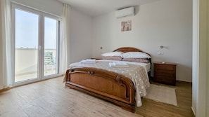 3 slaapkamers, een bureau, gratis wifi, beddengoed