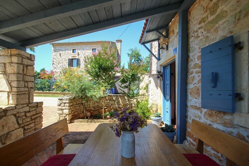 Traditional stone house in the heart of Istria with air conditioning, WiFi, barbecue