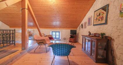 Traditional stone house in the heart of Istria with air conditioning, WiFi, barbecue