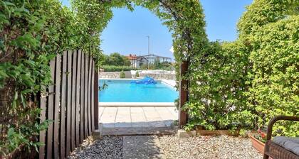 Cozy Studio im Steinhaus mit Pool, Klima, WiFi