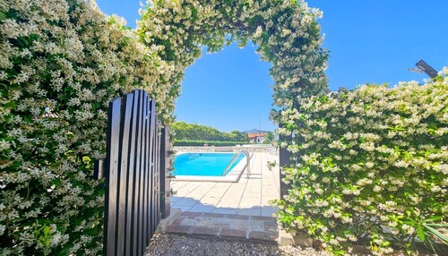 Tolles Apartment mit Meerblick, Pool, Terrasse, Klima