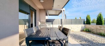 Top modern holiday home with air conditioning, WiFi, barbecue not far from the beach