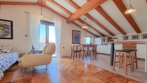 1 chambre, bureau, Wi-Fi gratuit, draps fournis