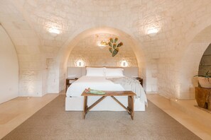 6 soverom, strykejern/-brett, reiseseng for barn og wi-fi (inkludert)