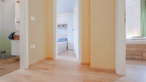 2 camere, una scrivania, Wi-Fi gratuito, lenzuola