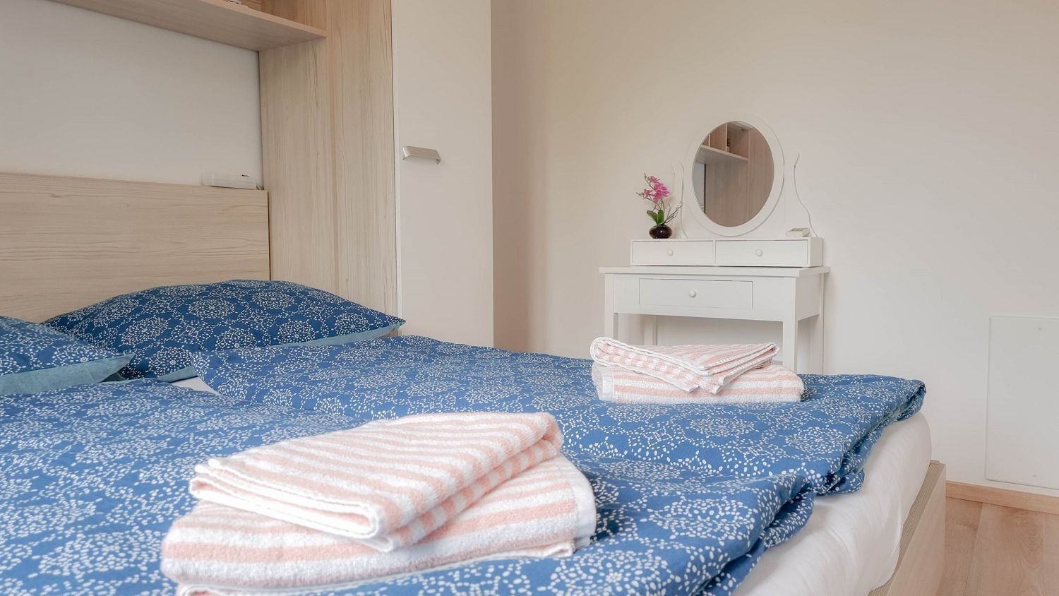 2 bedrooms, desk, free WiFi, bed sheets