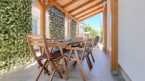 Charming flat 250 metres to the beach with garden, sun lounger, air conditioning