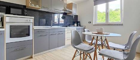 Fridge, microwave, oven, stovetop