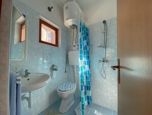 Shower, towels
