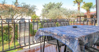 Directly on the Adriatic Sea with garden, barbecue, private terrace
