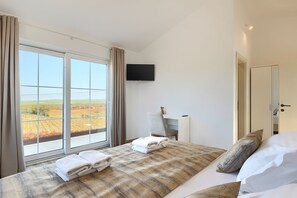 2 bedrooms, desk, free WiFi, bed sheets