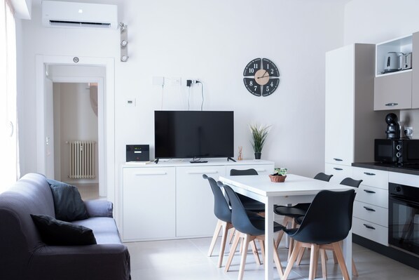 Living area - Ferrara Center | Quiet | 65m² | Self check-in (Ferrara)