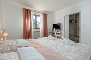 2 Schlafzimmer, Schreibtisch, kostenloses WLAN, Bettwäsche