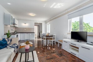 Fireplace, table tennis