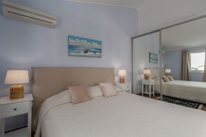 2 makuuhuonetta, työpöytä, ilmainen Wi-Fi, vuodevaatteet