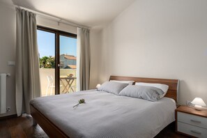 2 soverom, skrivebord, wi-fi (inkludert) og sengetøy