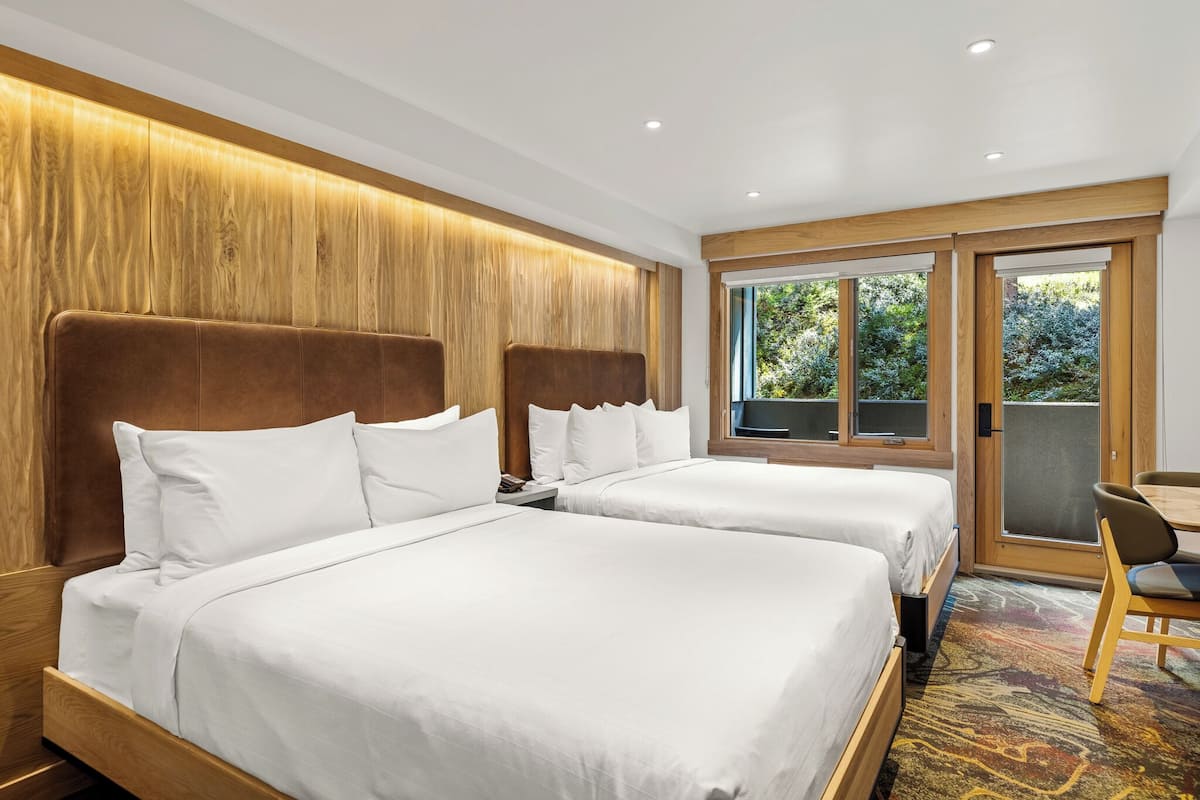 Habitación superior, 2 camas Queen size | Caja de seguridad en la habitación, wifi gratis y ropa de cama